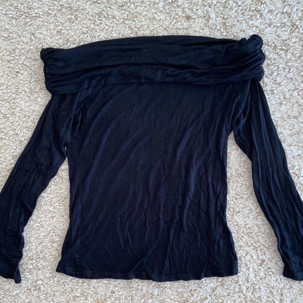 Off shoulder long sleeve